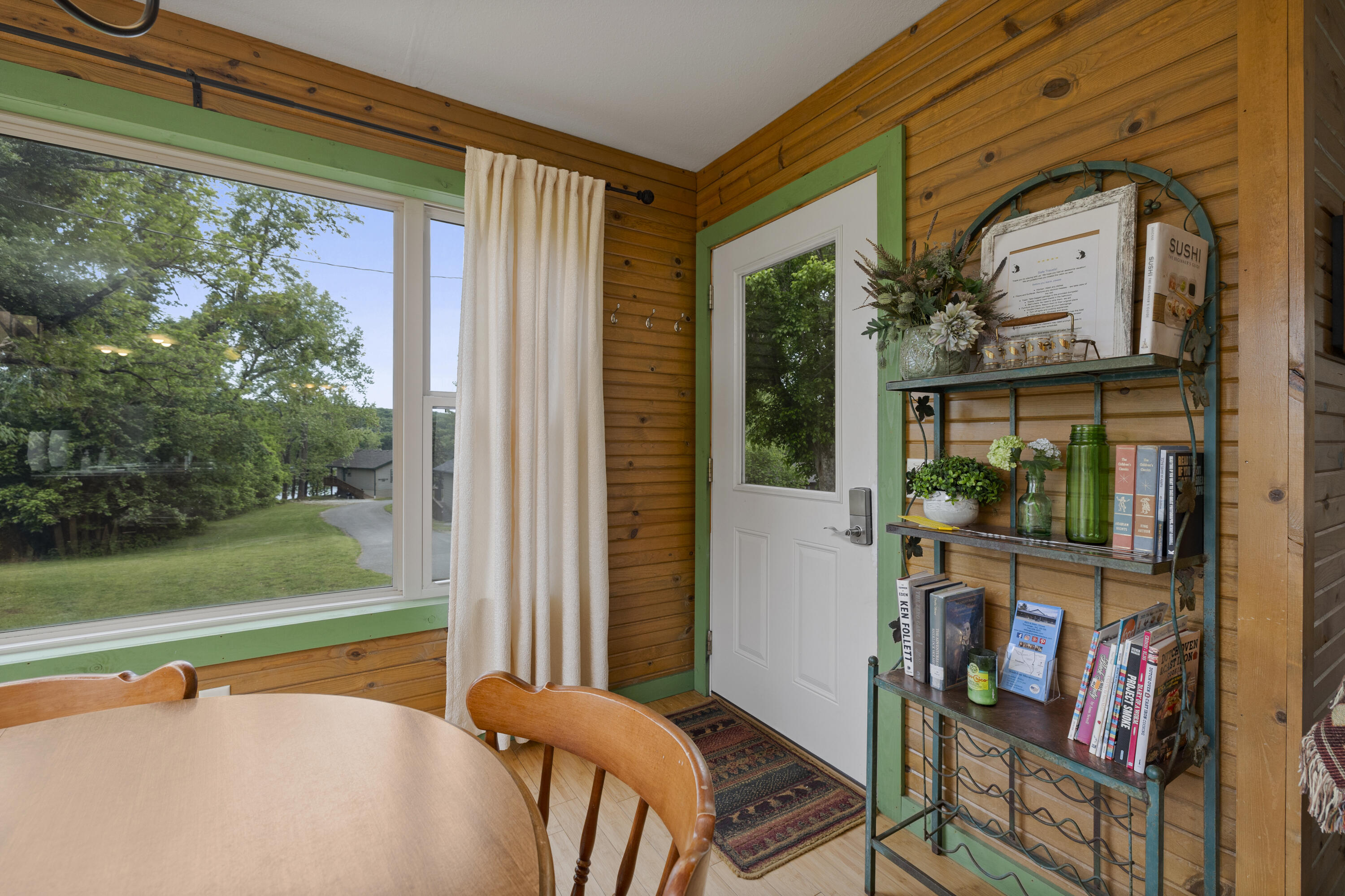 195 Edgewater Circle