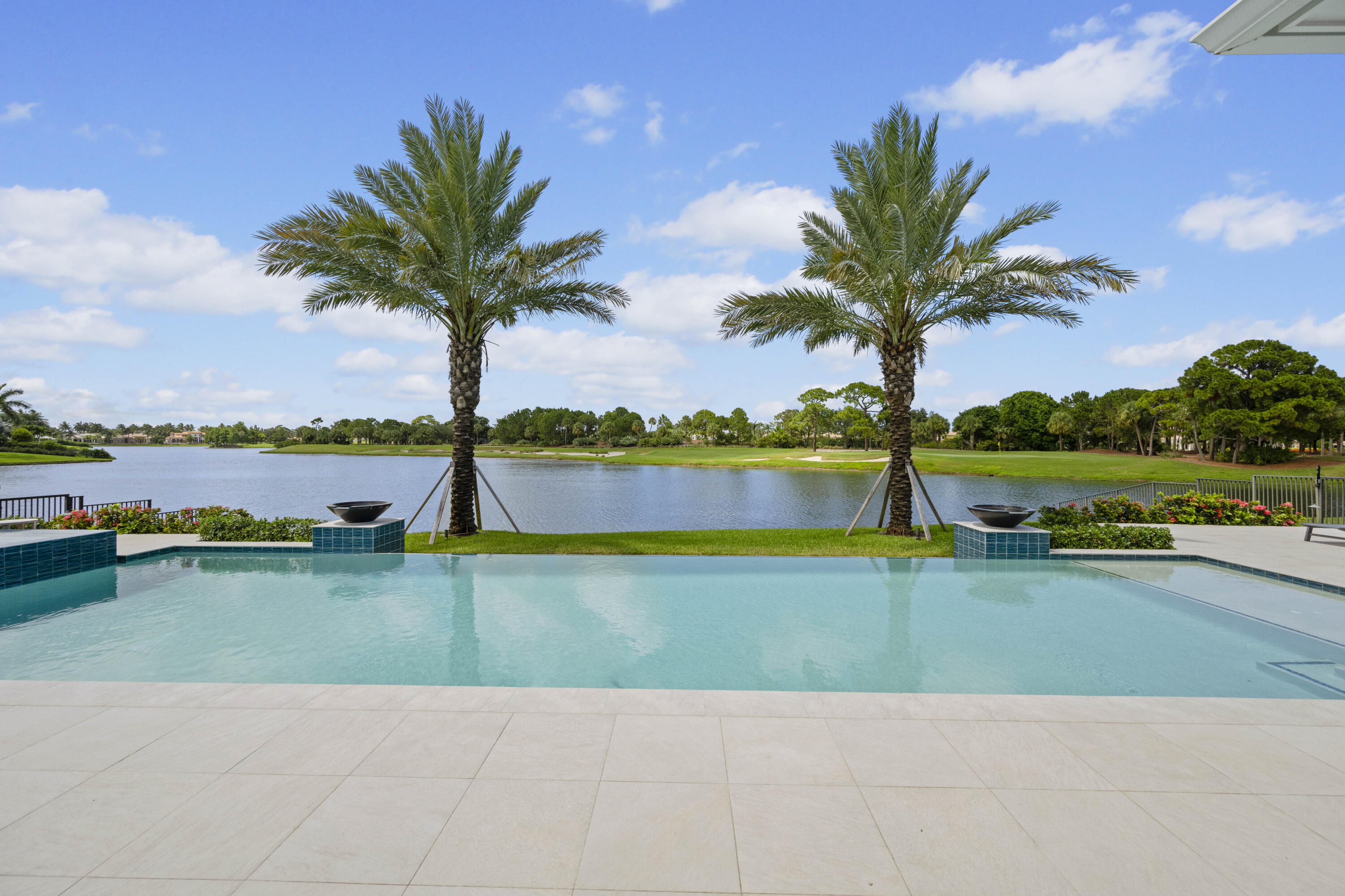206 Locha Drive