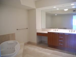 2650 Lake Shore Drive 2205