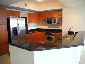 2650 Lake Shore Drive 2205