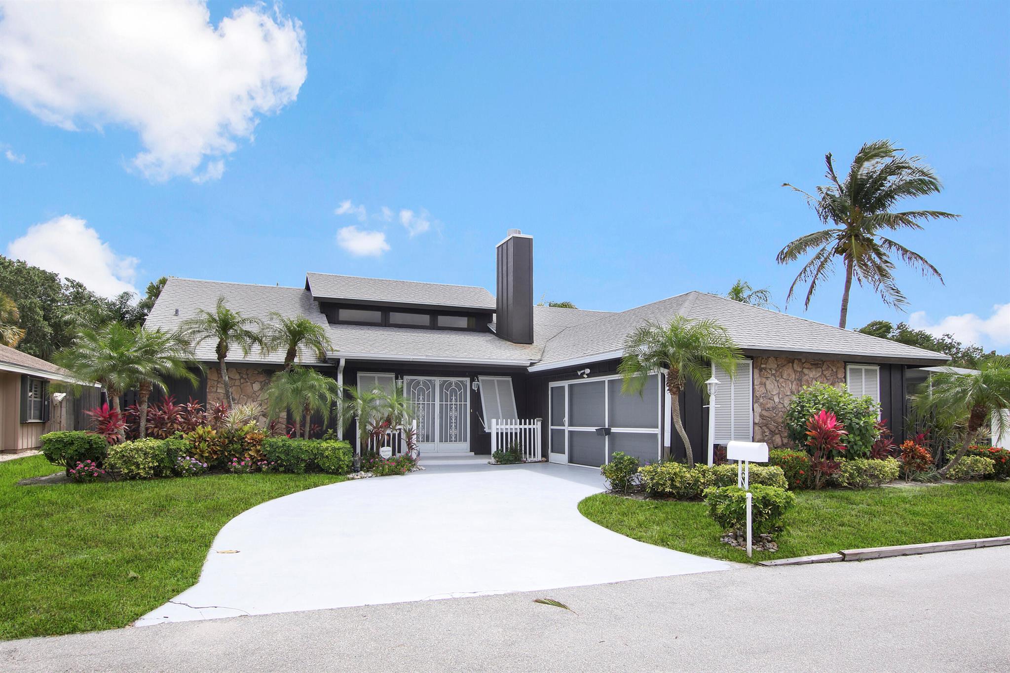 901 Sandy Oaks Drive