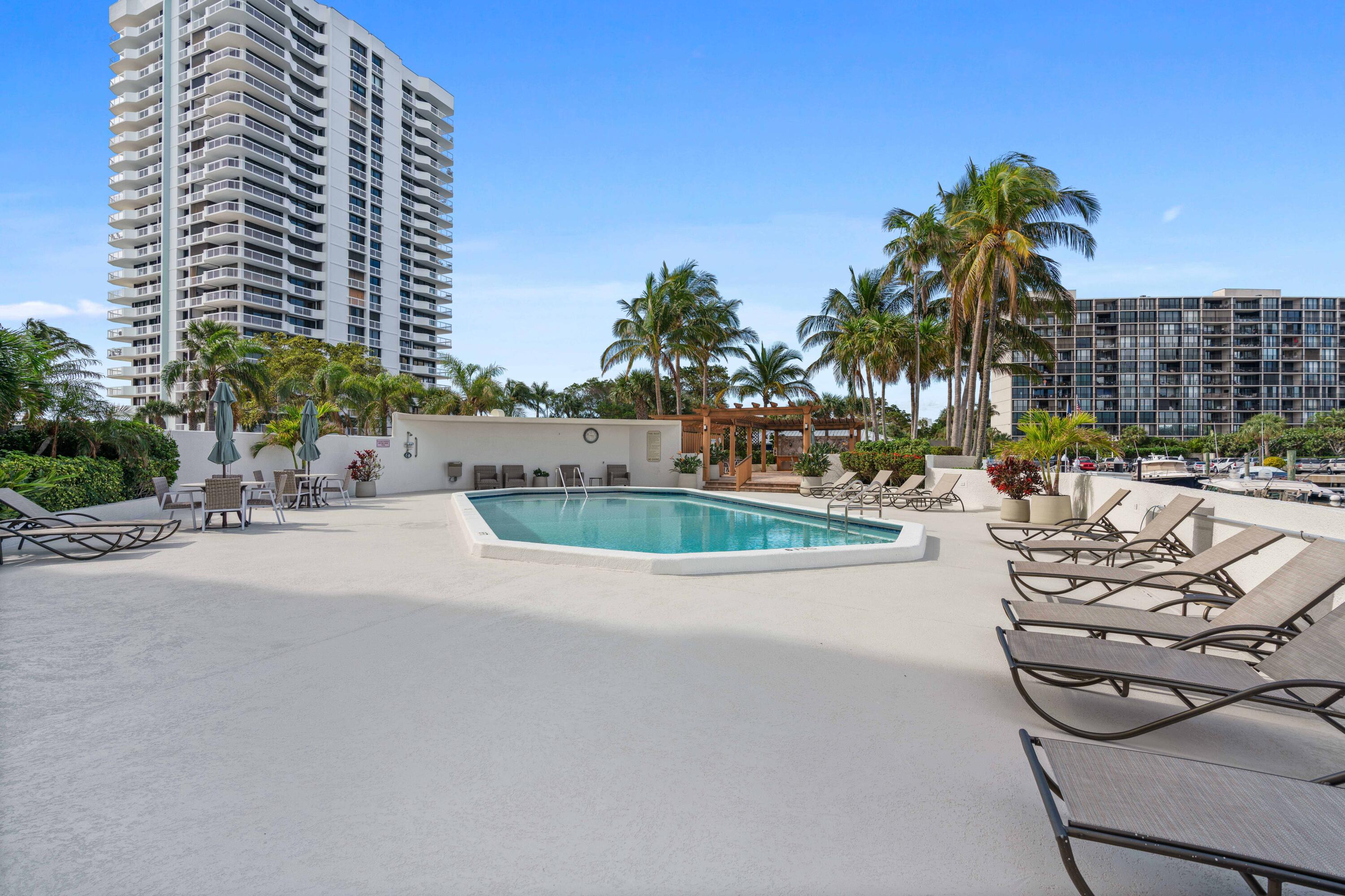 108 Lakeshore Drive 839