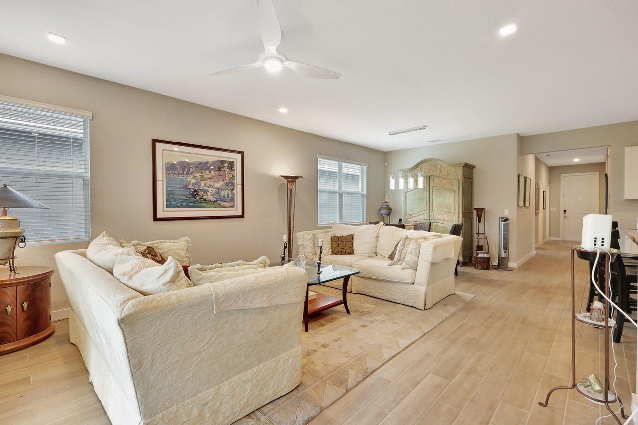 5757 SE Pinehurst Trail