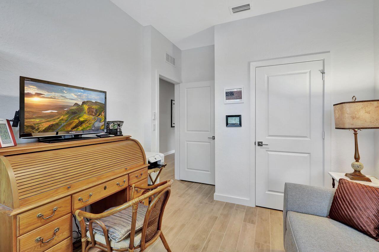 5757 SE Pinehurst Trail