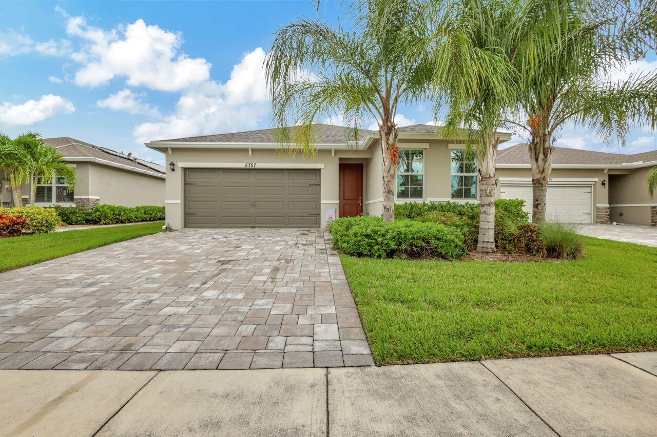5757 SE Pinehurst Trail