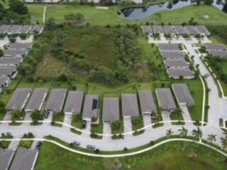 5757 SE Pinehurst Trail