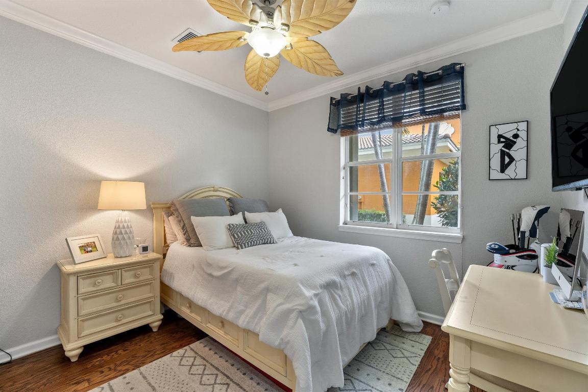 163 Greenwich Circle