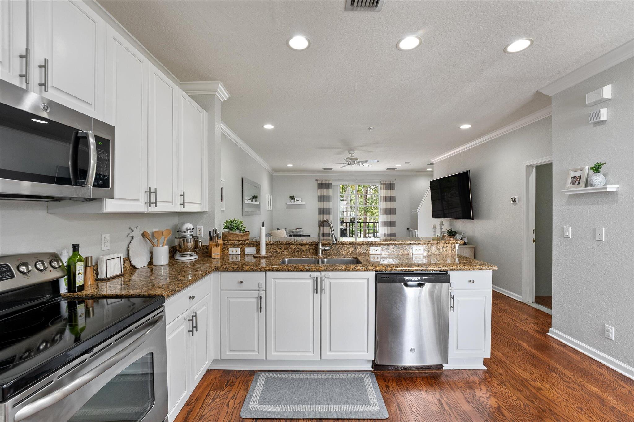 163 Greenwich Circle