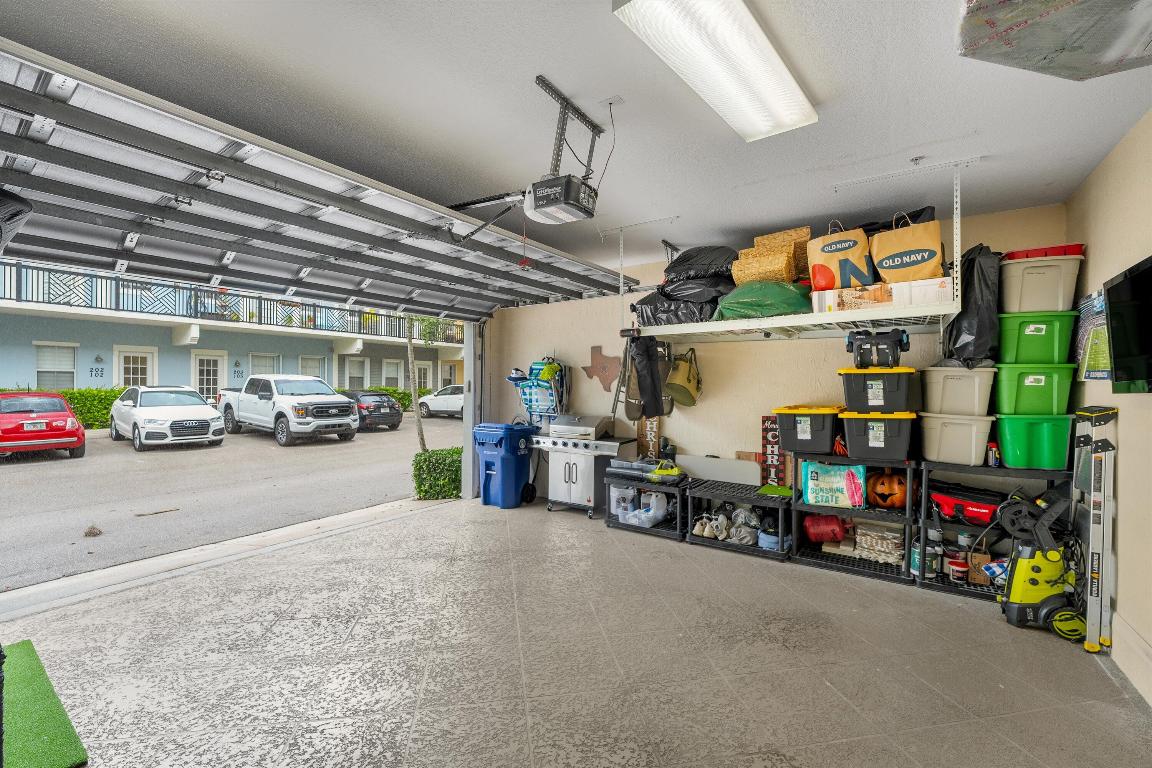 163 Greenwich Circle