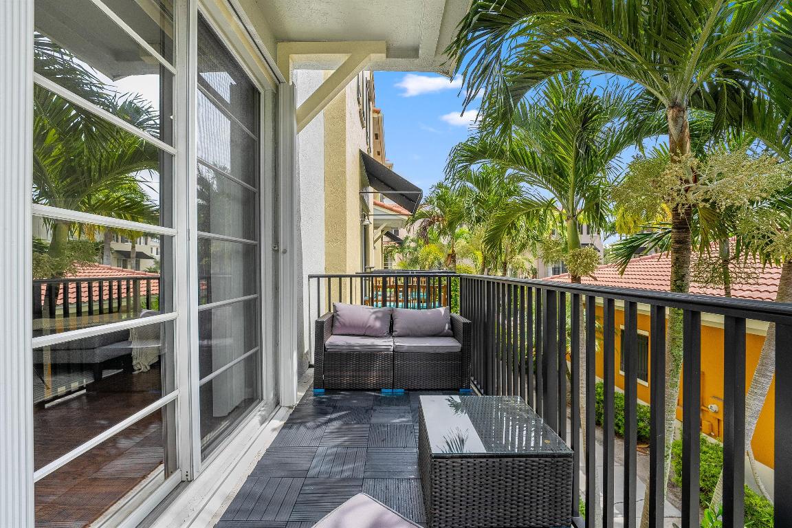 163 Greenwich Circle