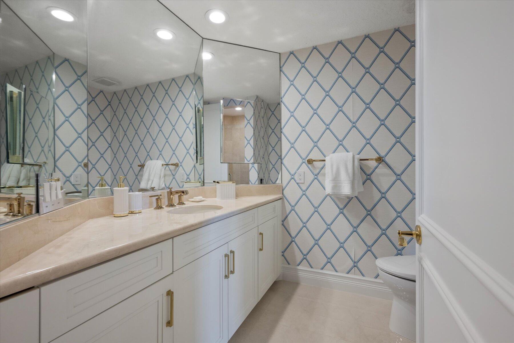 425 Beach Road Ph-O