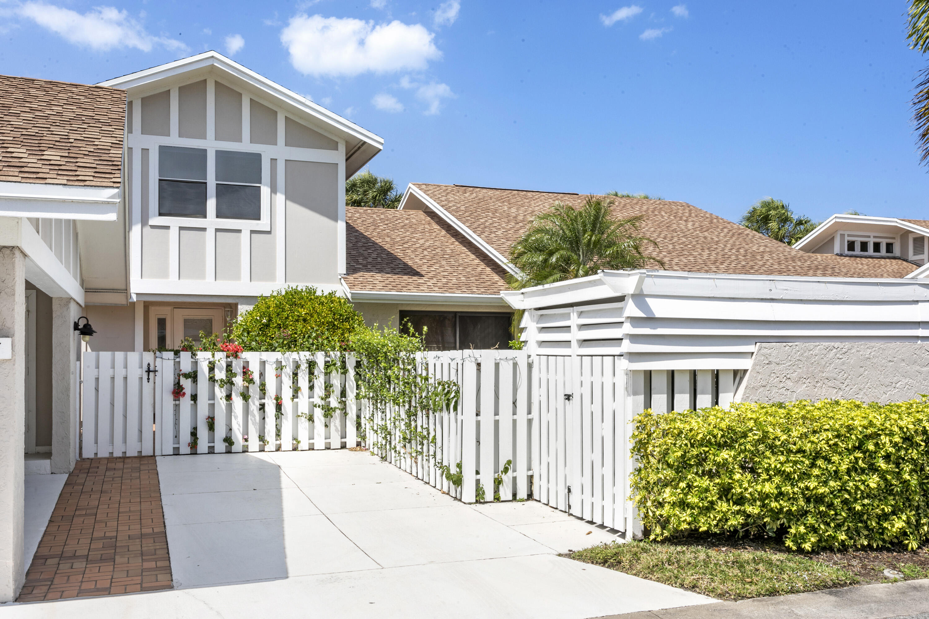 3697 Cape Pointe Circle