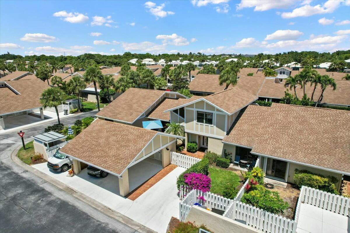 17210 Fownes Crescent