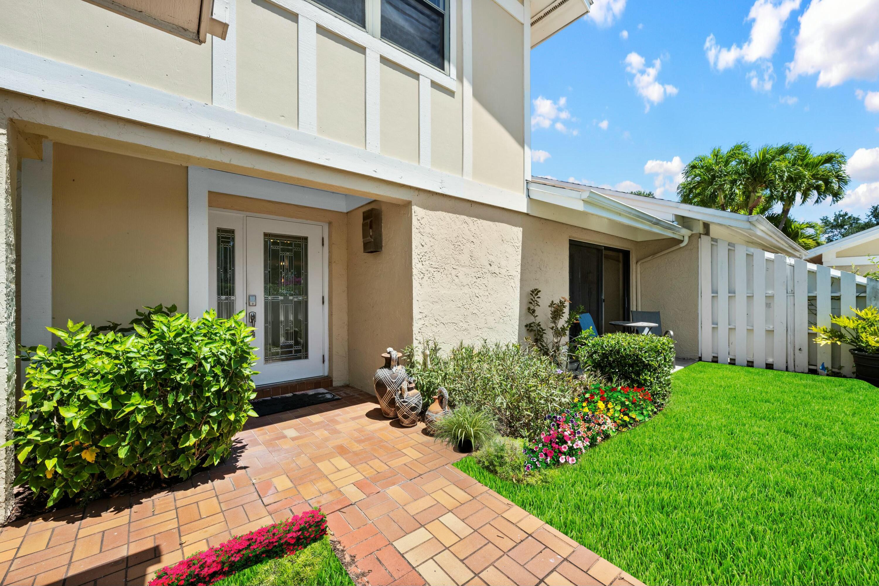 17210 Fownes Crescent