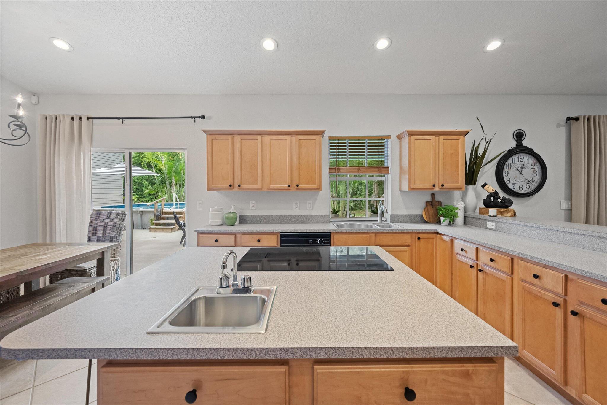 10771 154th Road N