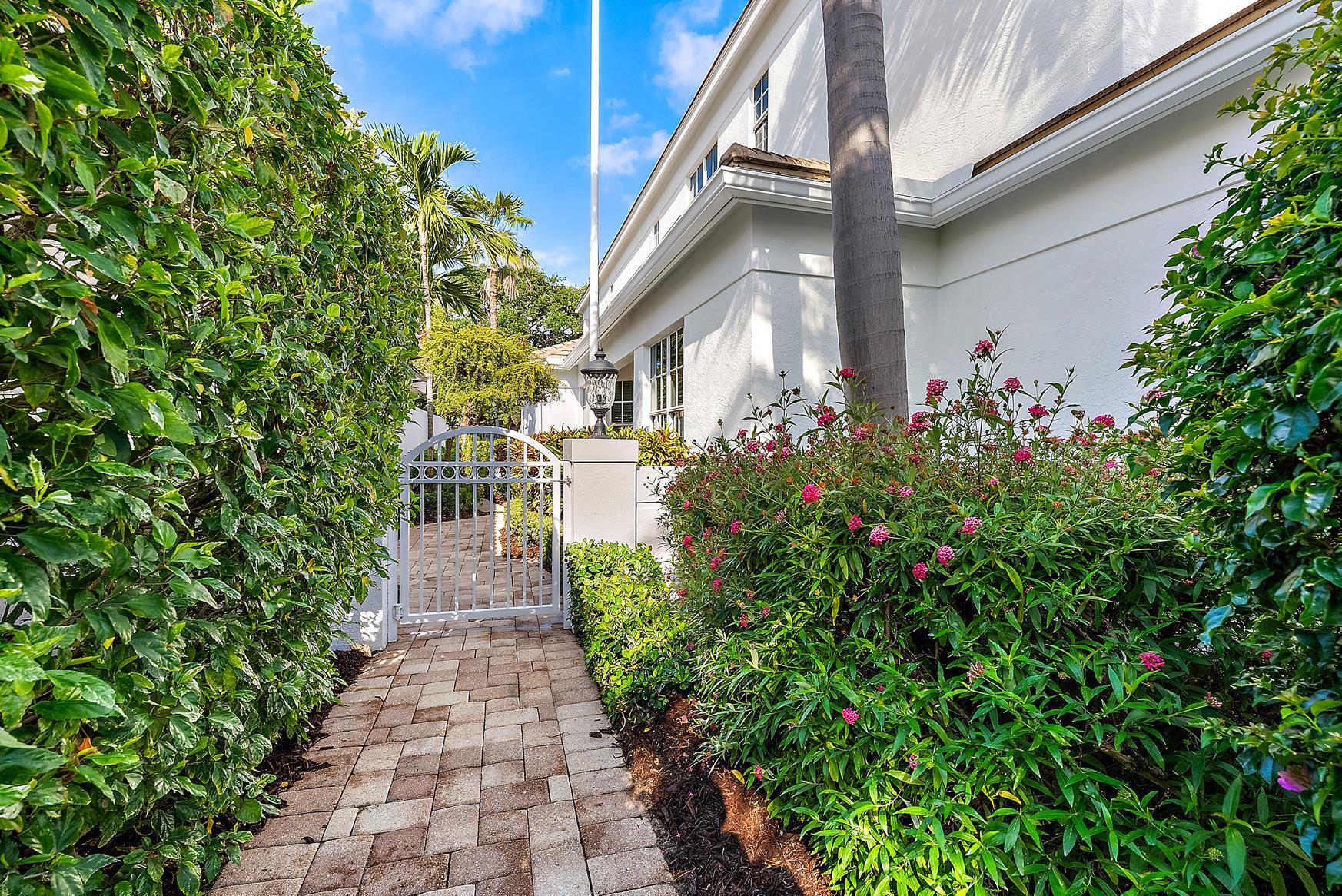 17065 Bay Street