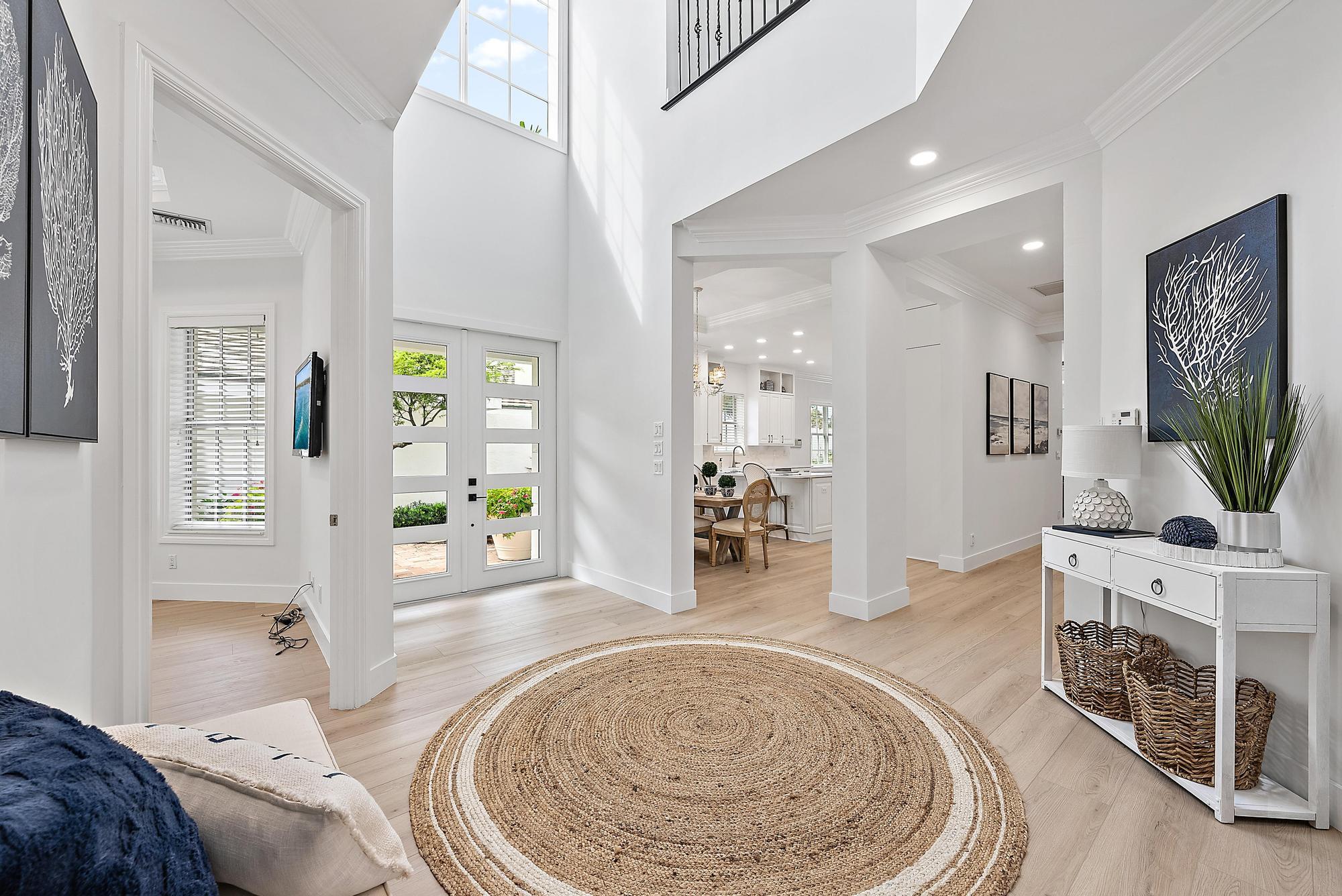 17065 Bay Street