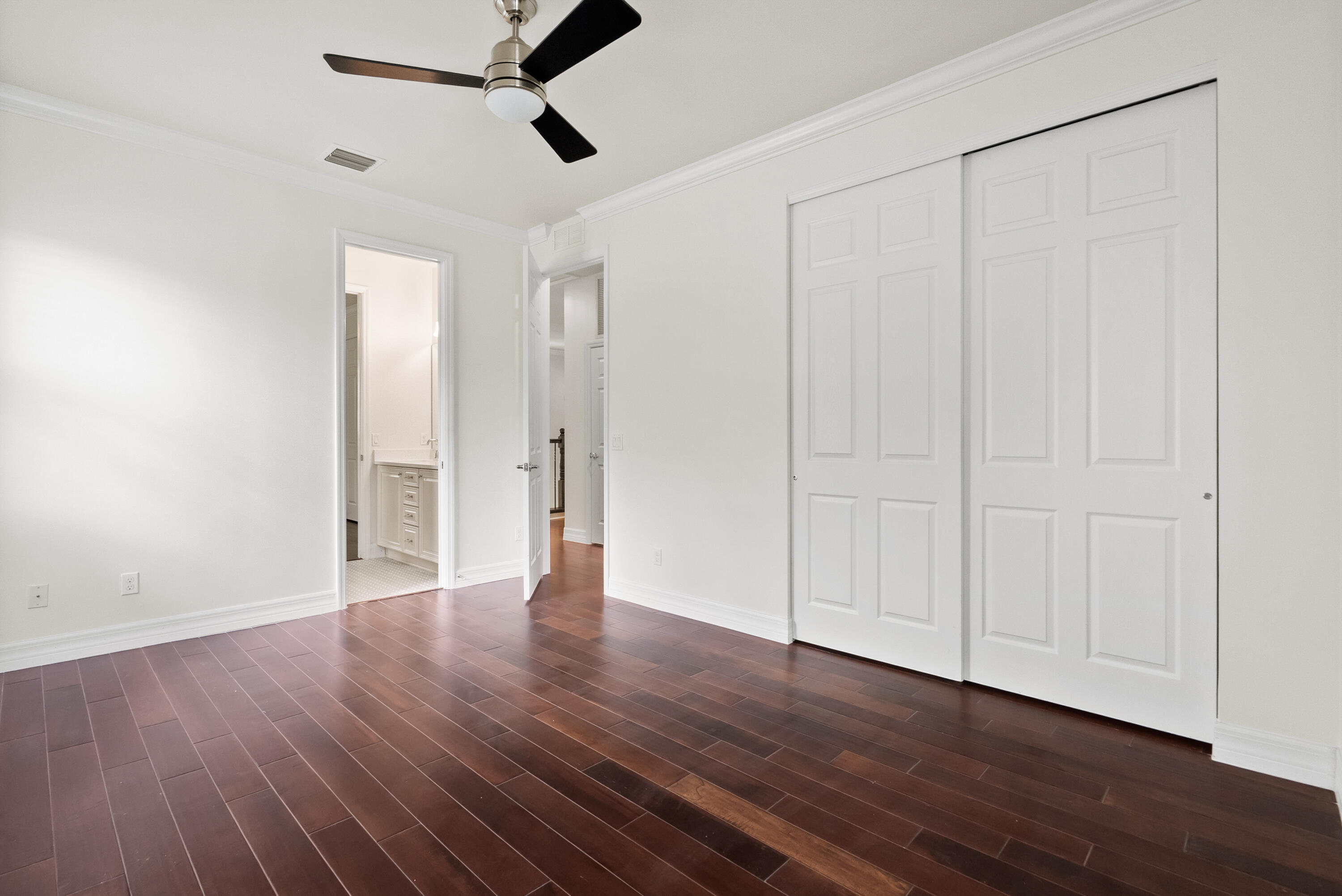 2815 Sunbury Drive
