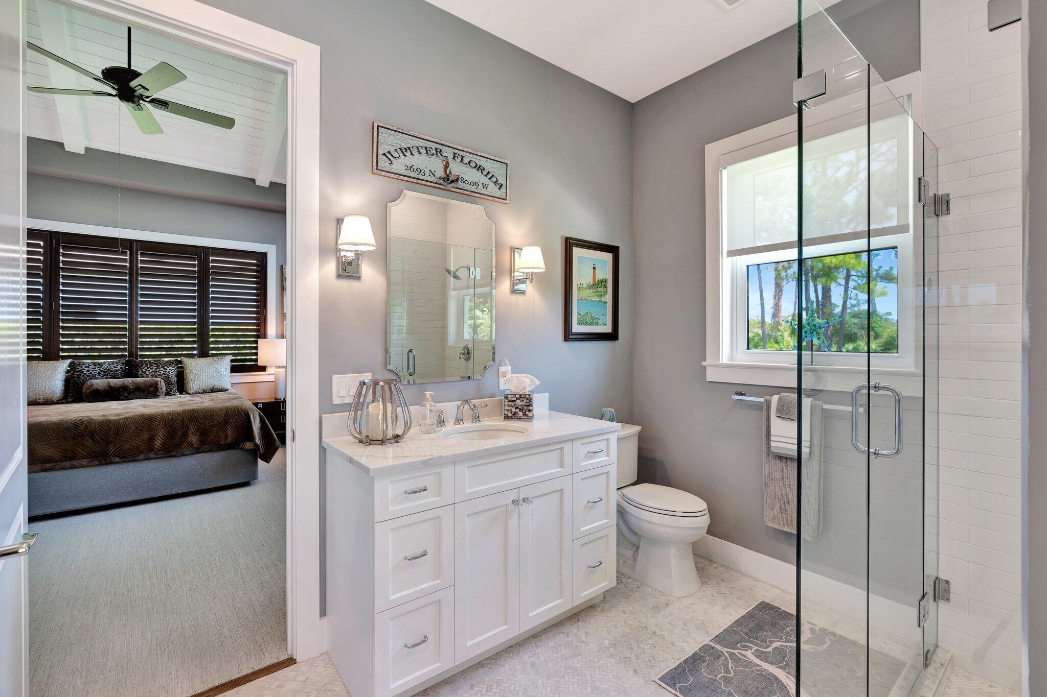 7701 SE Manhasset Place