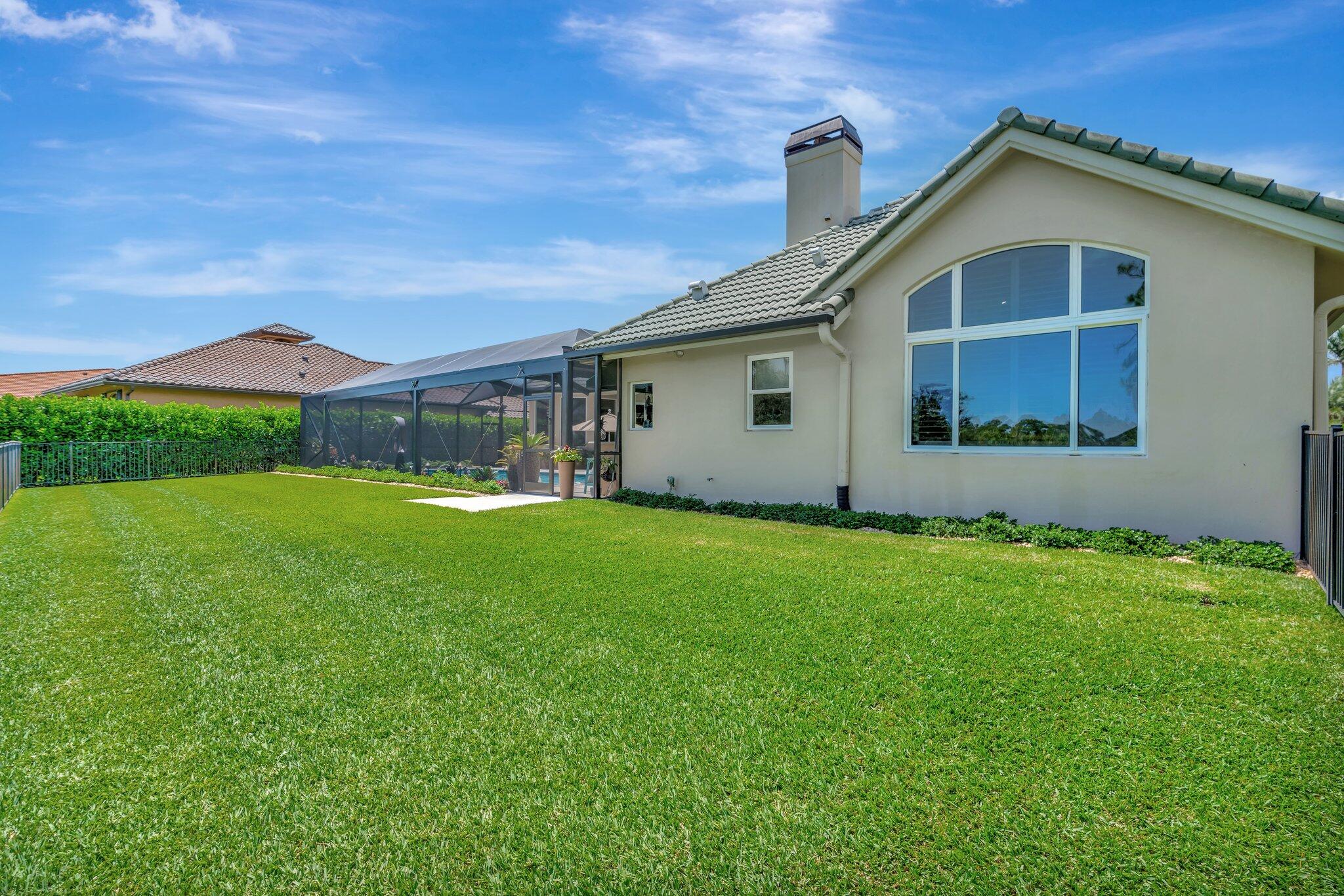 7701 SE Manhasset Place