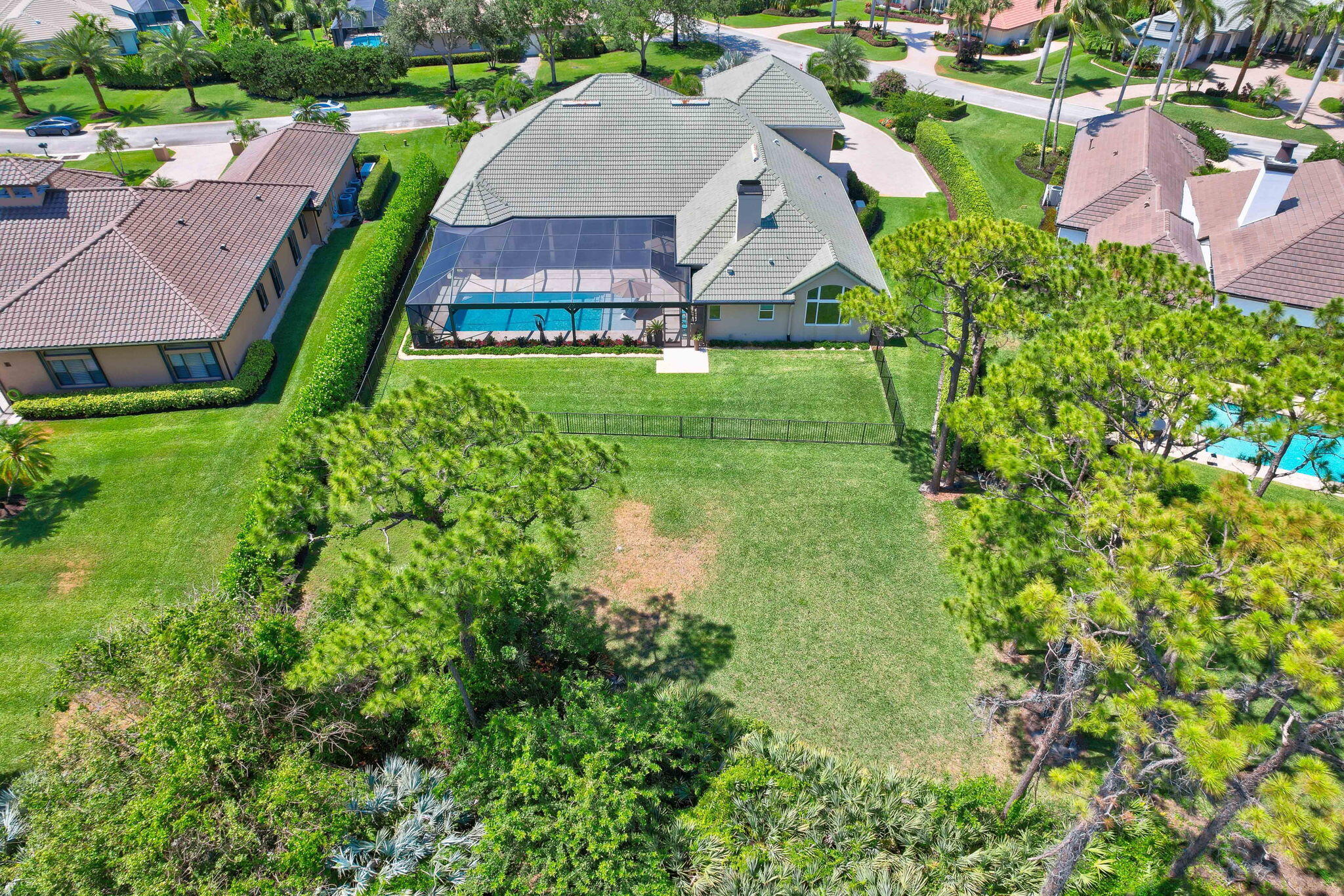 7701 SE Manhasset Place