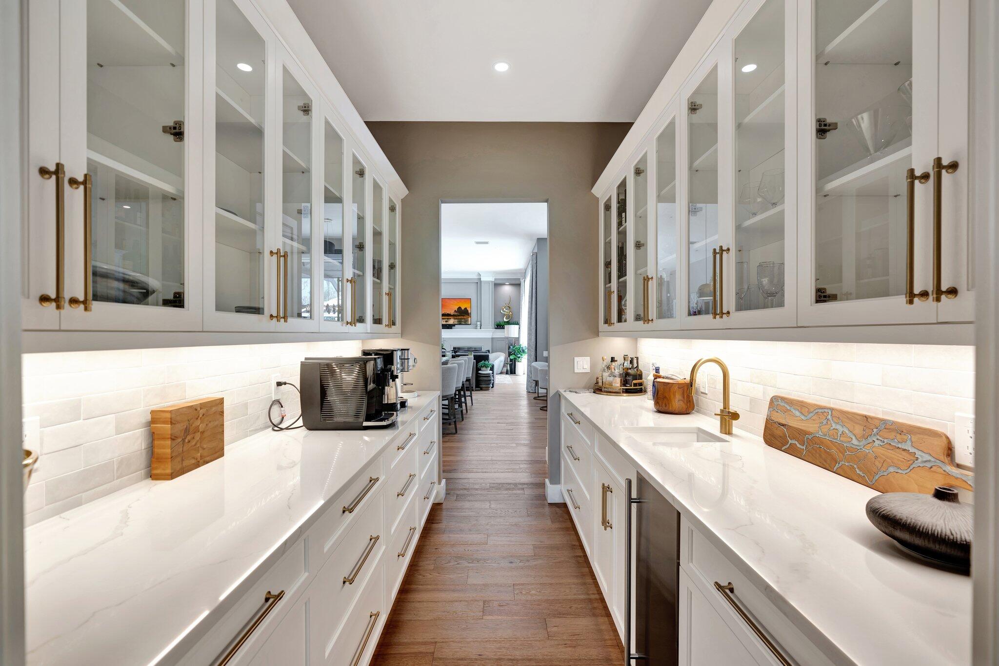 7701 SE Manhasset Place