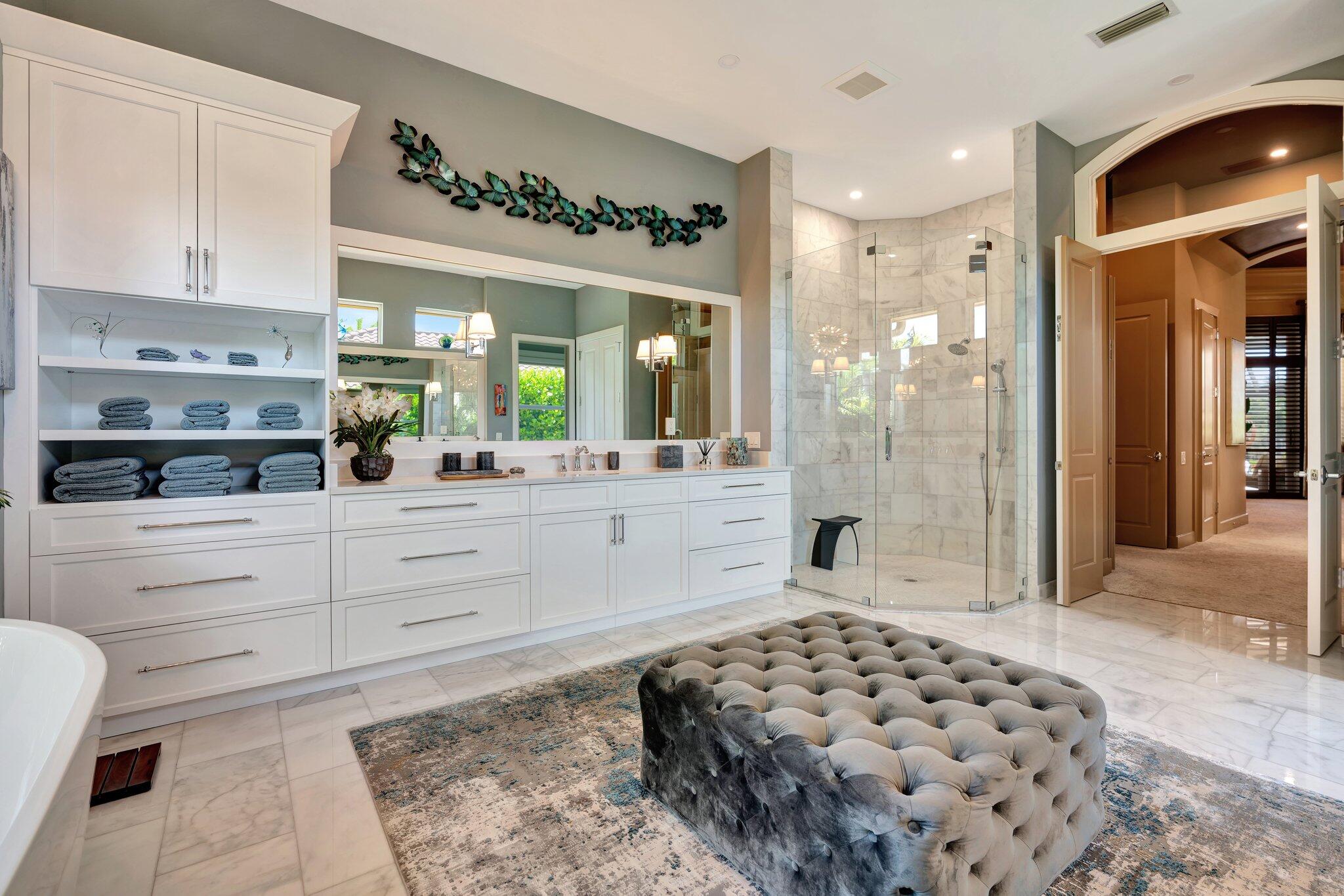 7701 SE Manhasset Place