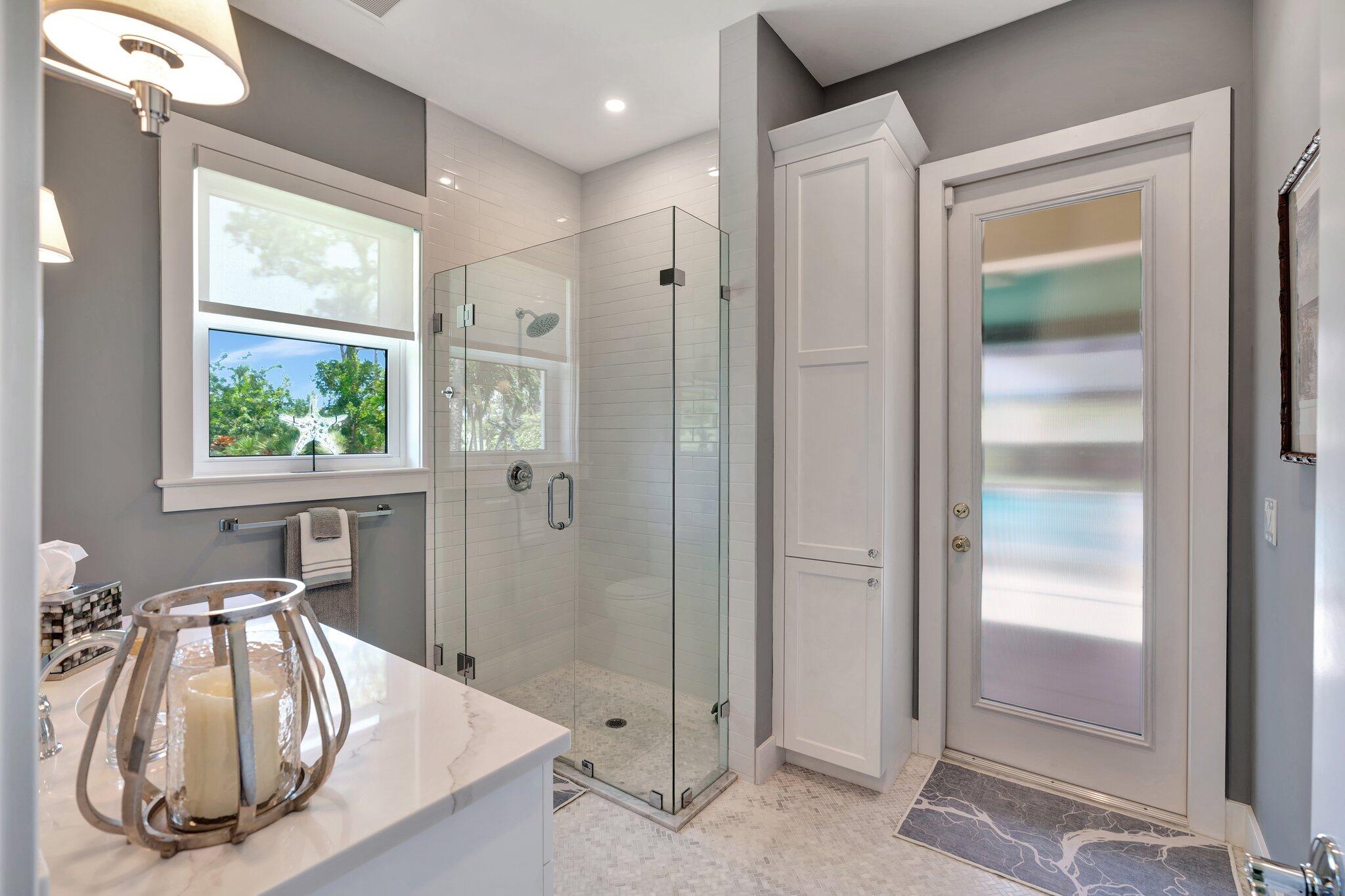 7701 SE Manhasset Place