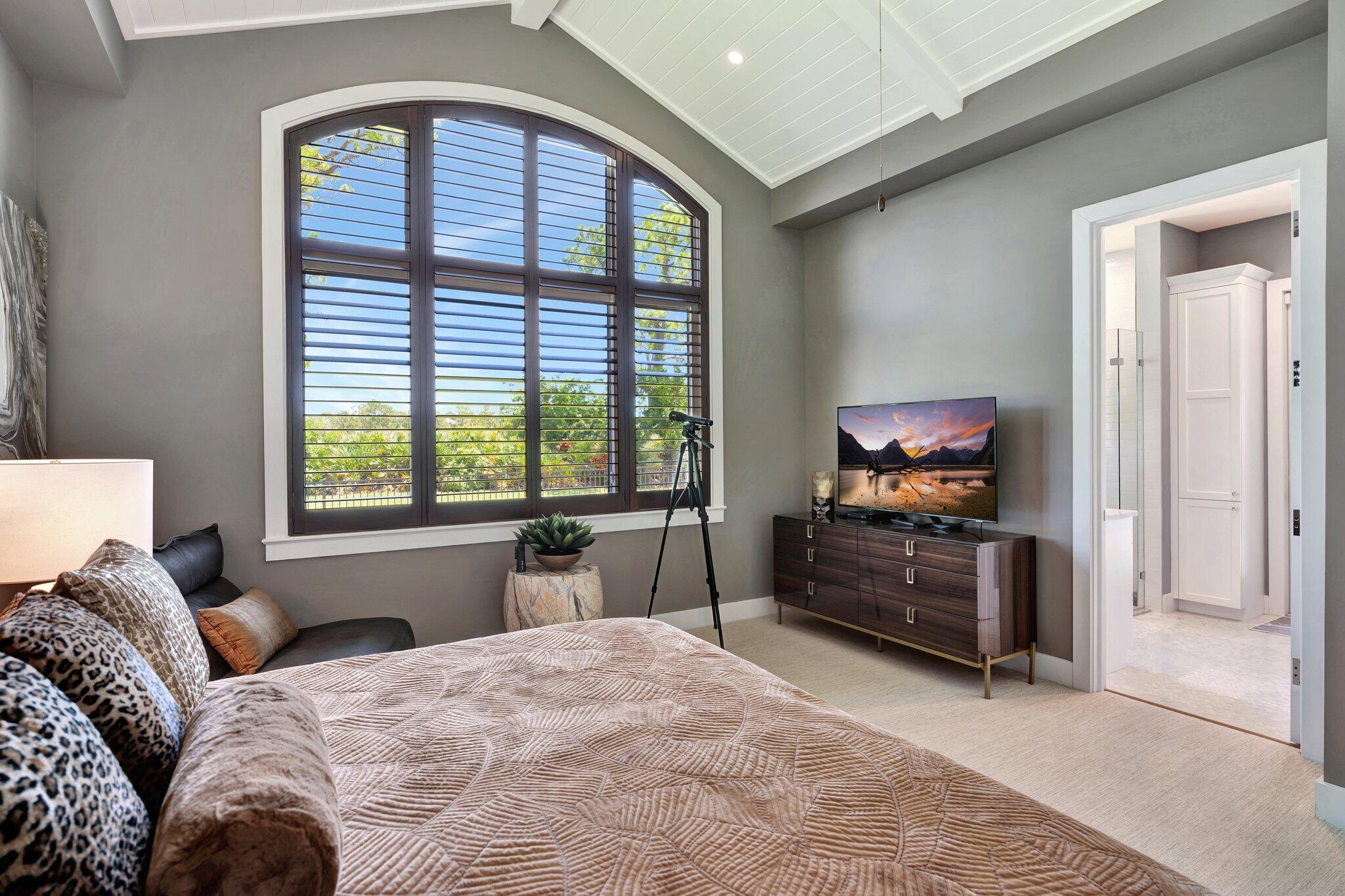 7701 SE Manhasset Place