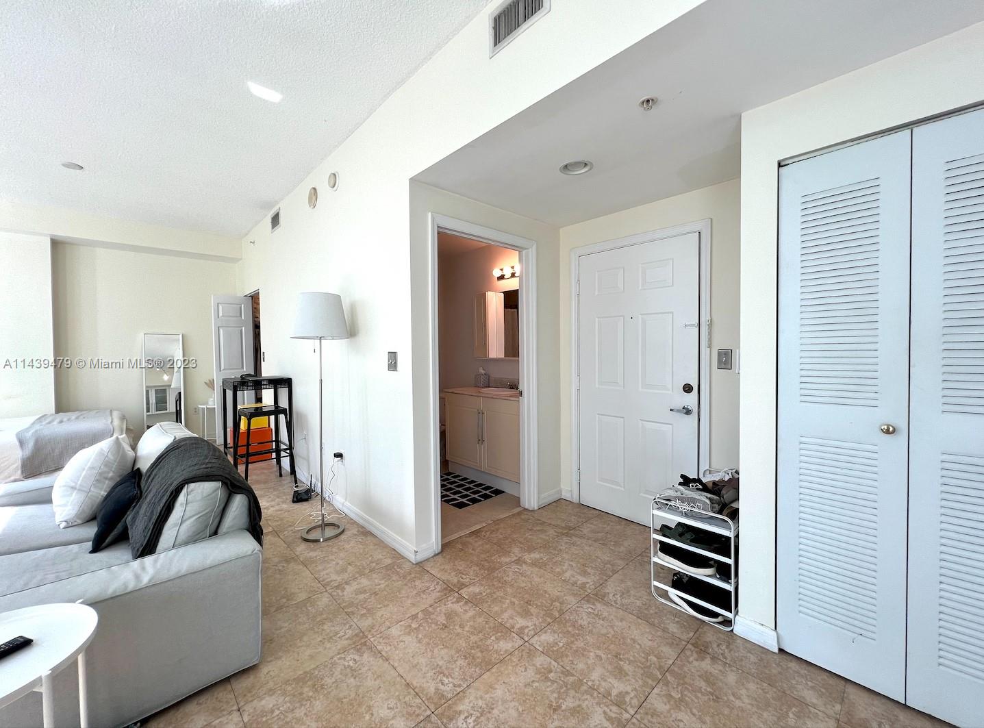 275 NE 18th St # 408