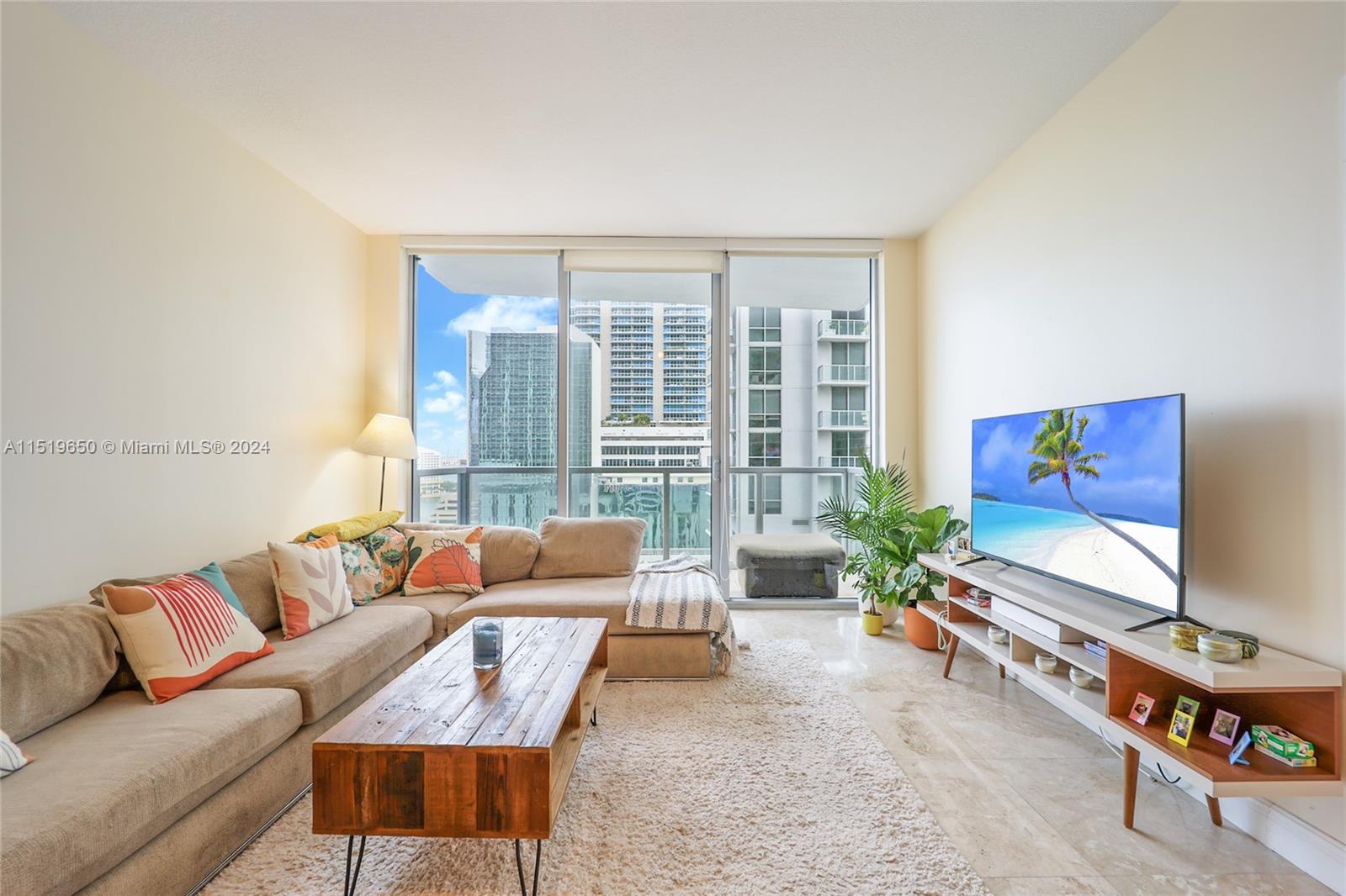1050 Brickell Ave # 1508
