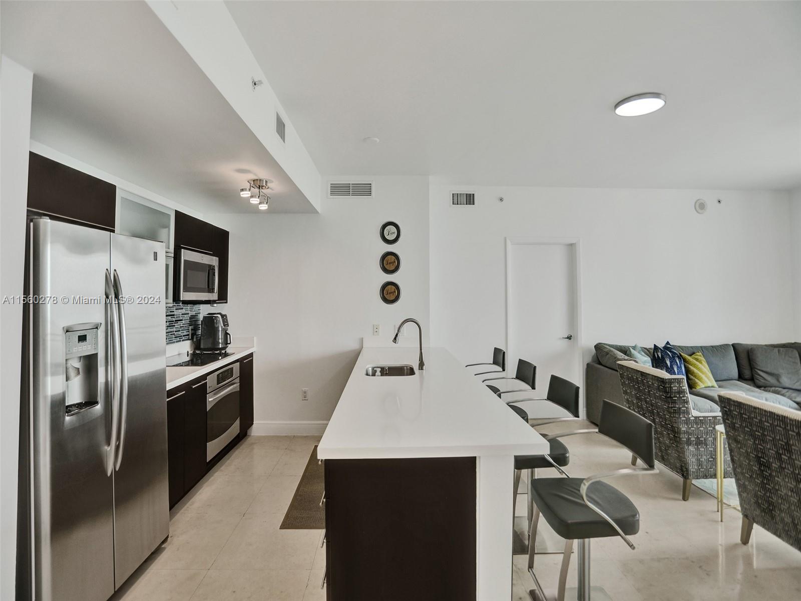 90 SW 3rd St # 2809