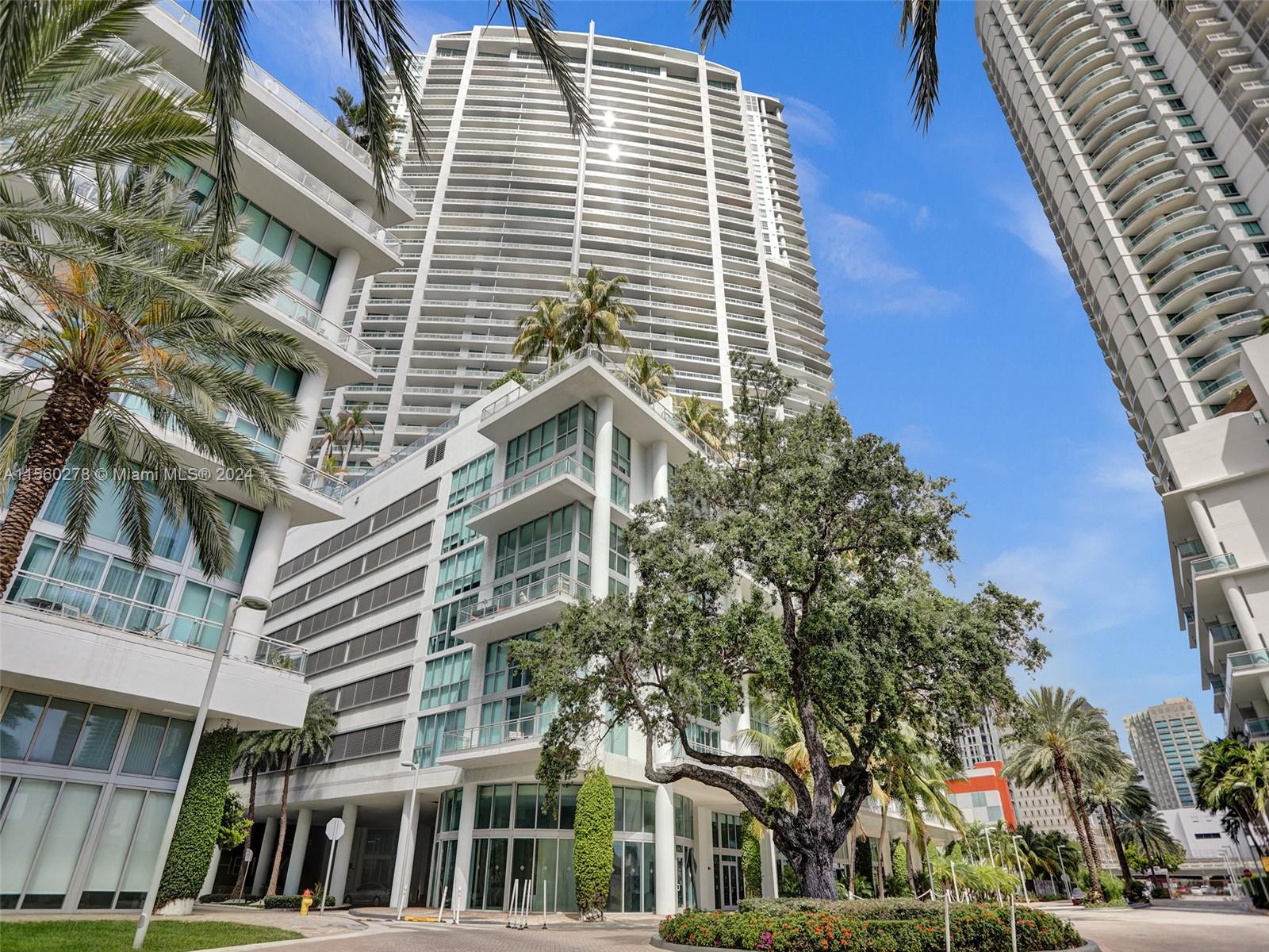 90 SW 3rd St # 2809