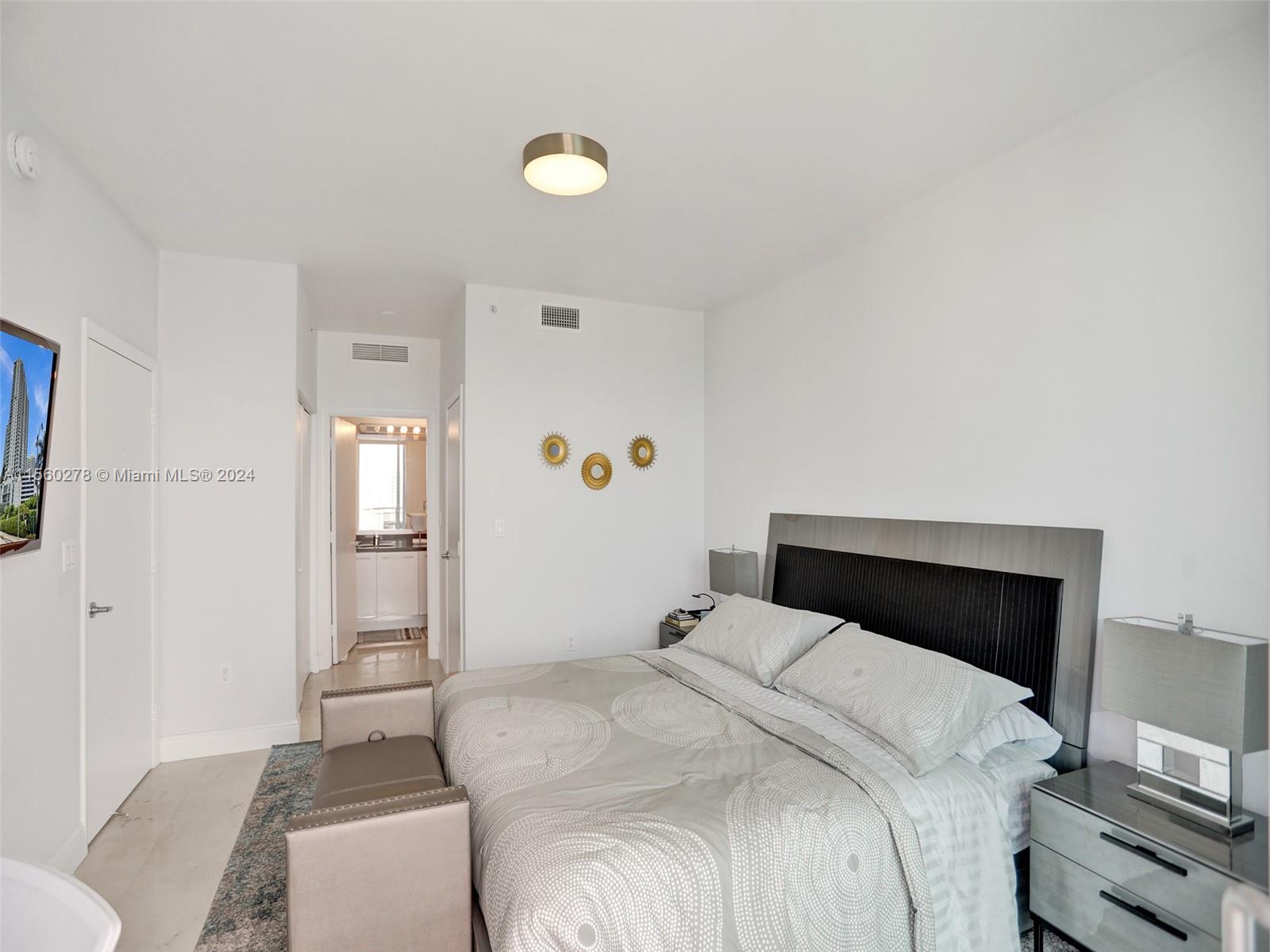 90 SW 3rd St # 2809