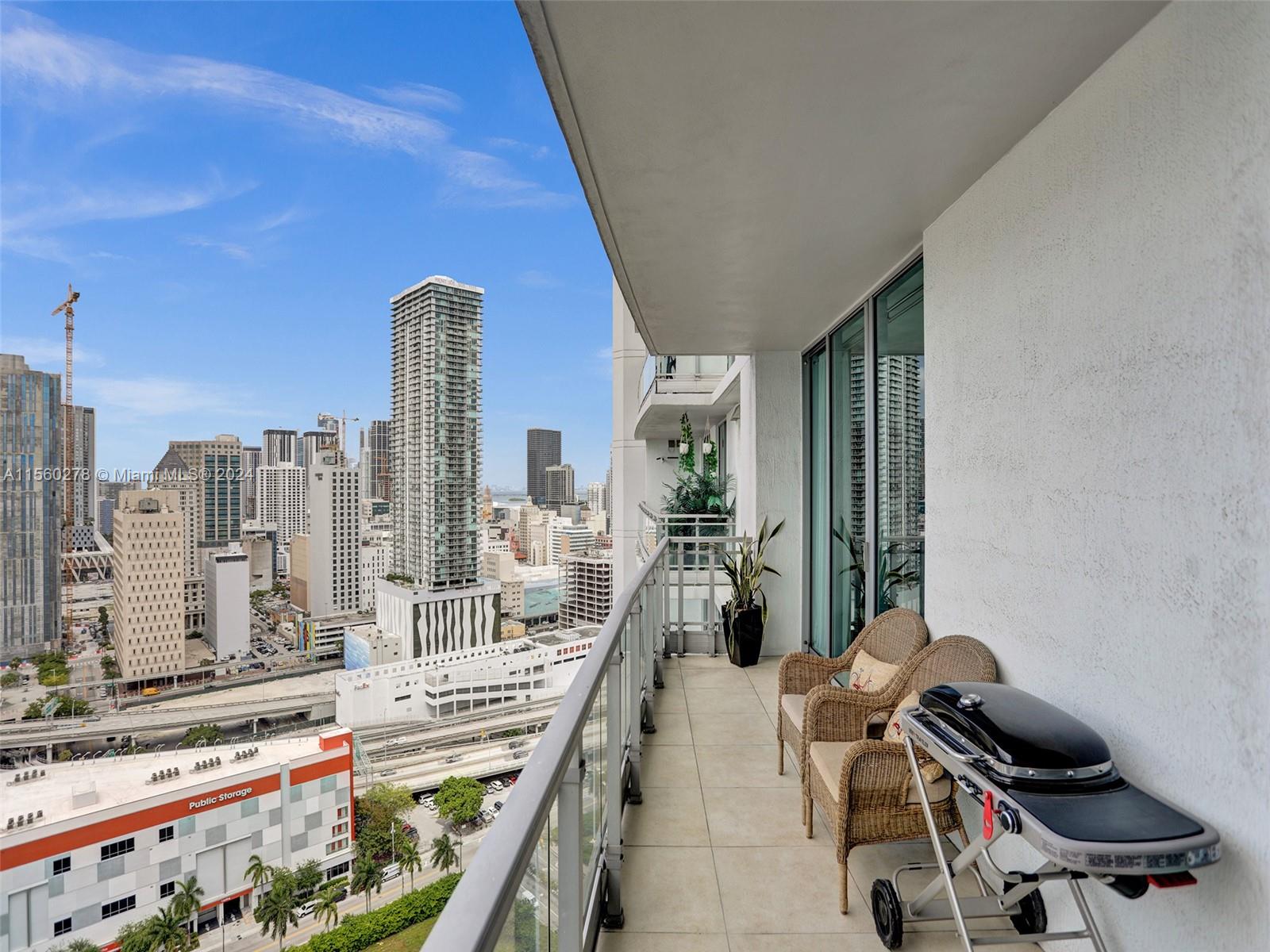 90 SW 3rd St # 2809