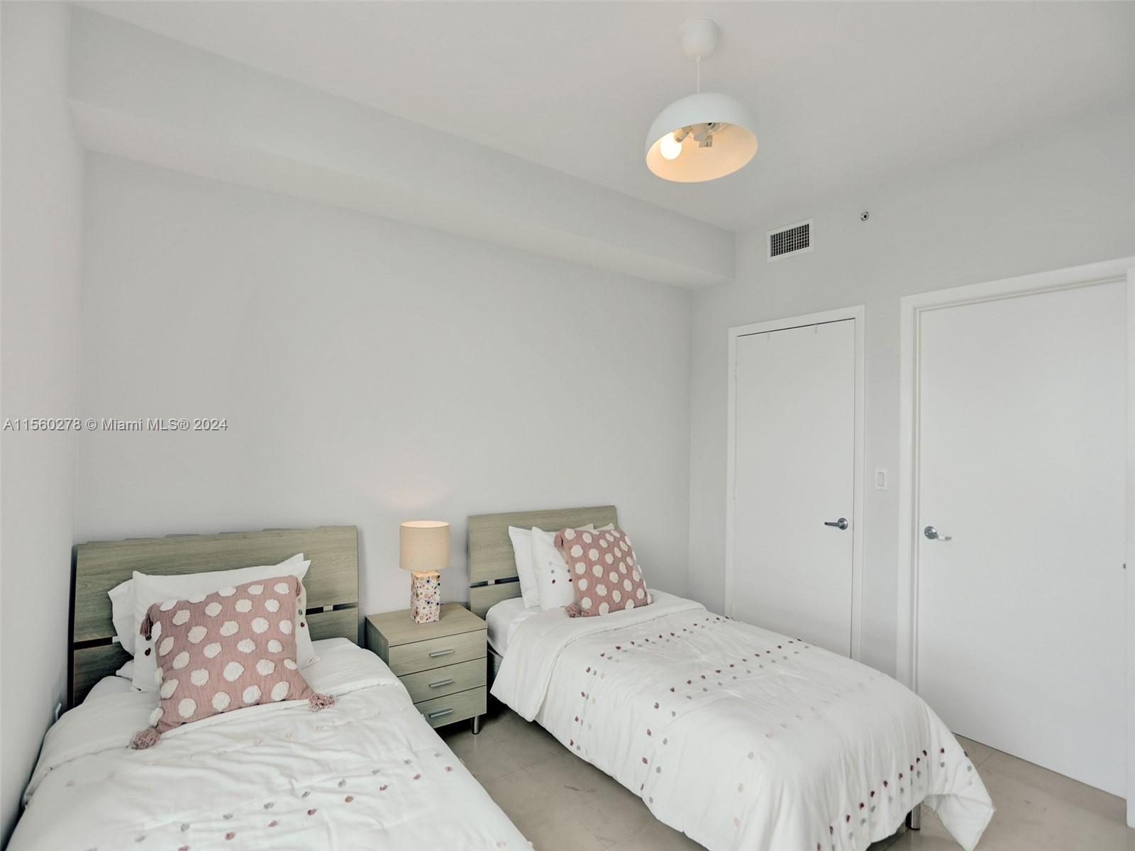 90 SW 3rd St # 2809
