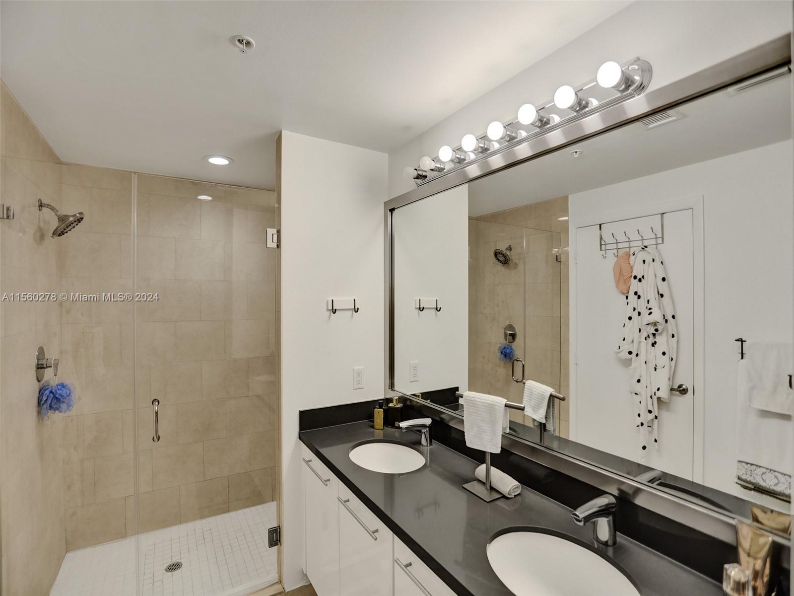 90 SW 3rd St # 2809