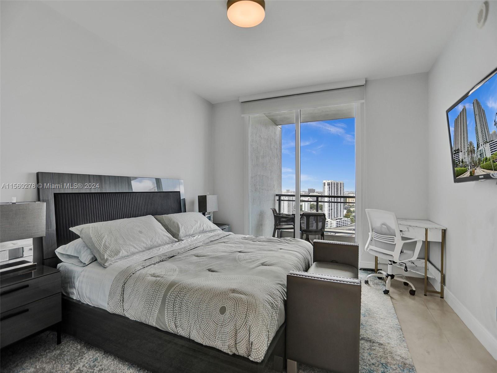 90 SW 3rd St # 2809