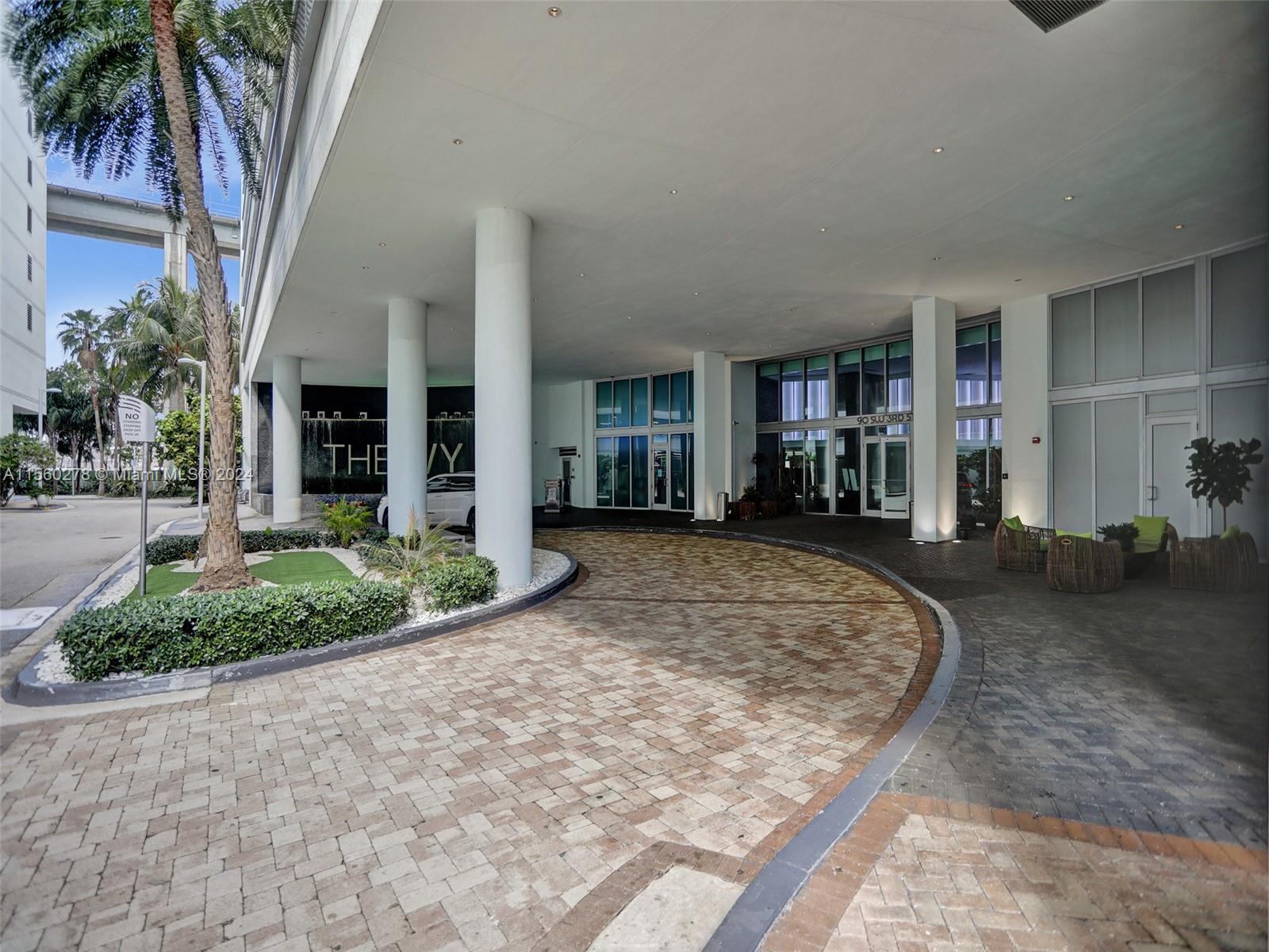 90 SW 3rd St # 2809