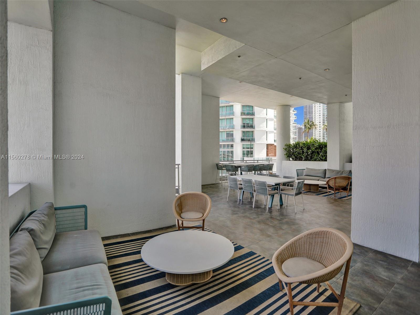 90 SW 3rd St # 2809