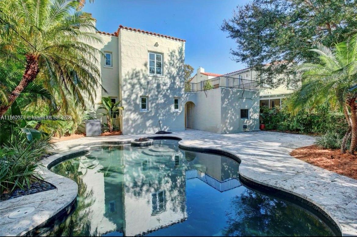 604 Alcazar Ave