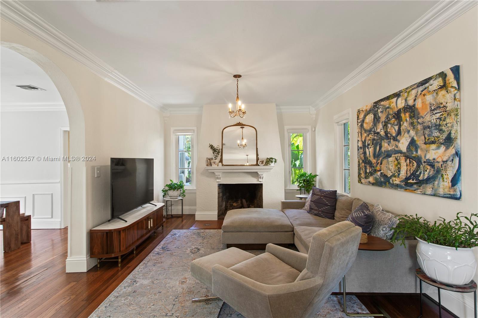 604 Alcazar Ave