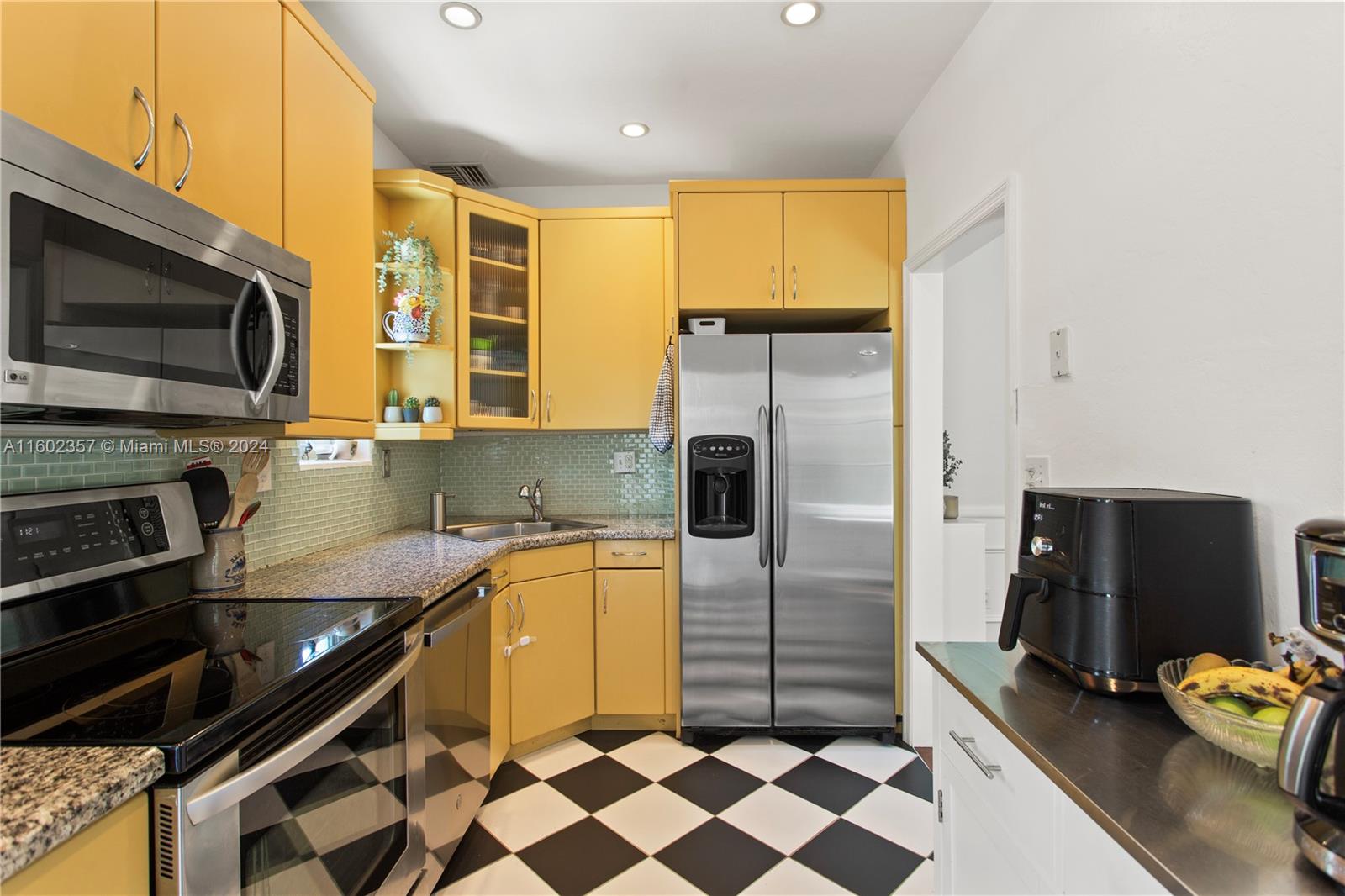 604 Alcazar Ave
