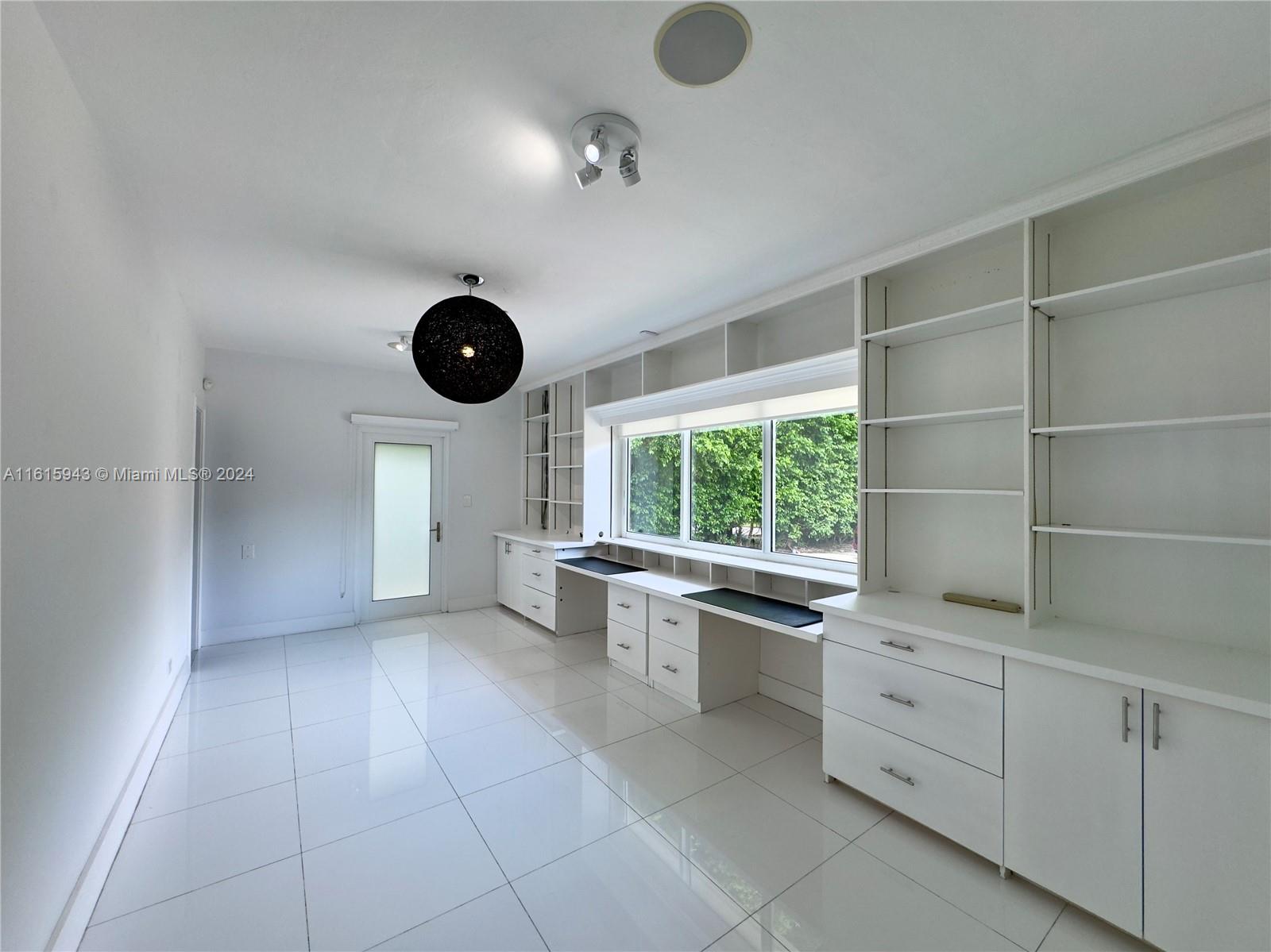 530 Sabal Palm Rd