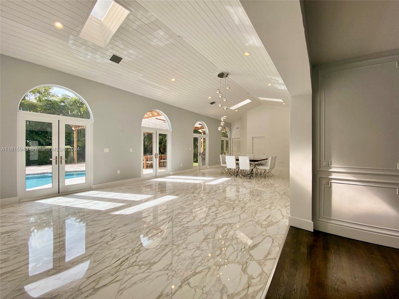 530 Sabal Palm Rd