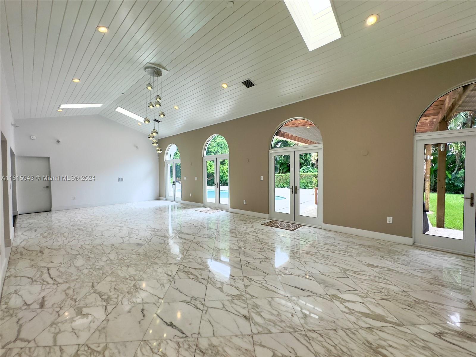 530 Sabal Palm Rd