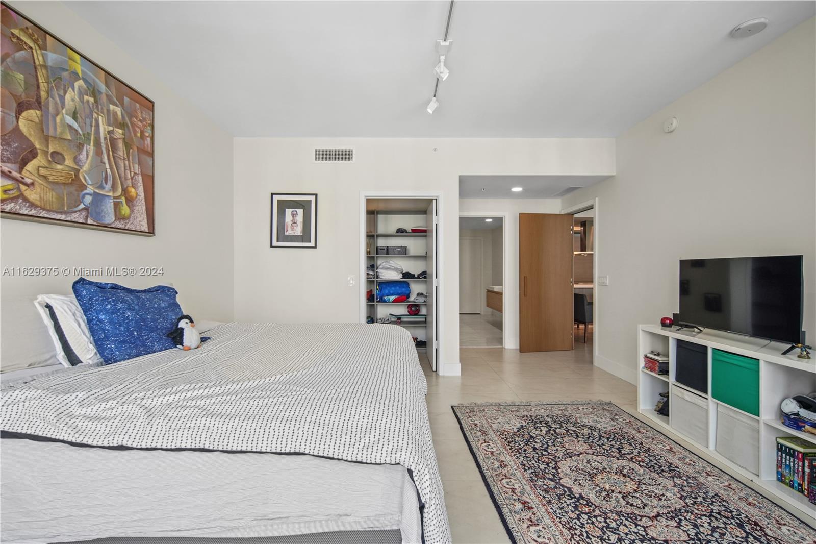 17111 Biscayne Blvd # 1805