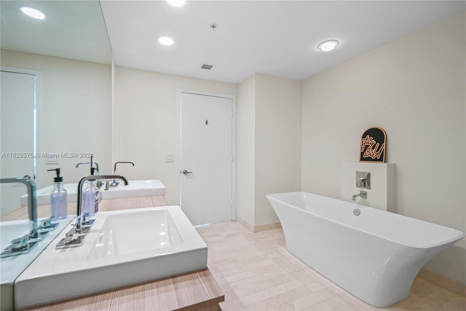 17111 Biscayne Blvd # 1805