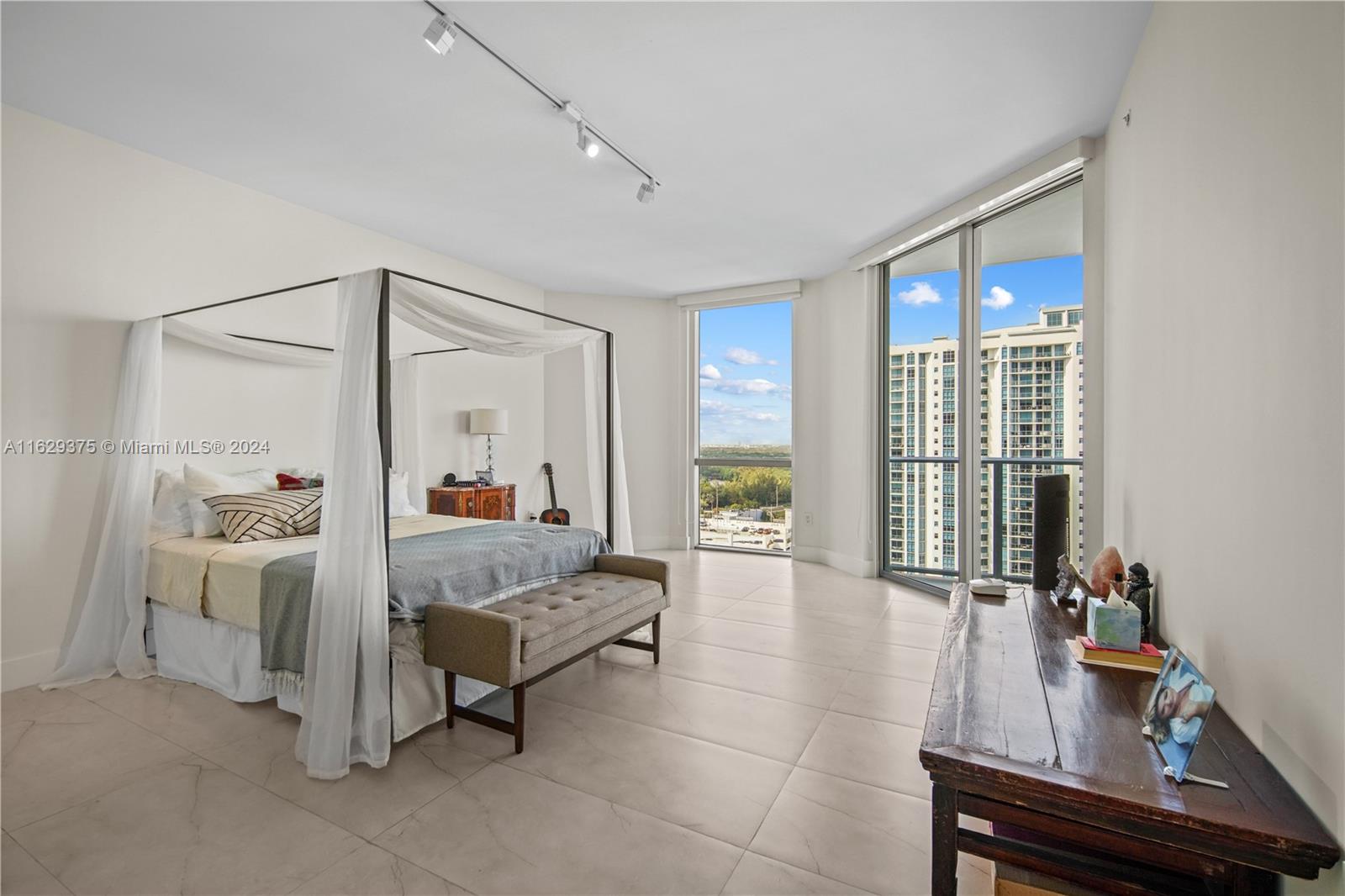 17111 Biscayne Blvd # 1805