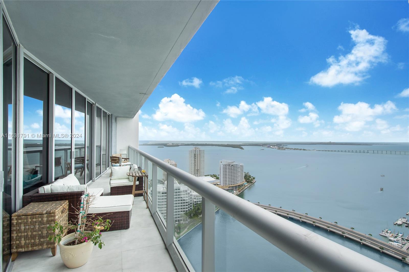 495 Brickell Ave # 3803